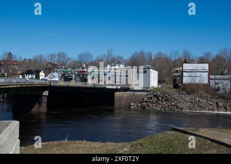 Canada Border Services Agency a St. Stephen, New Brunswick, attraversato il fiume St. Croix dal centro di Calais, Maine, Stati Uniti Foto Stock