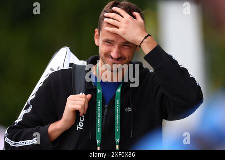 Wimbledon, Londra, Regno Unito. 30 giugno 2024; All England Lawn Tennis and Croquet Club, Londra, Inghilterra; Wimbledon Tennis Tournament, Practice Day; credito Daniil Medvedev: Action Plus Sports Images/Alamy Live News Foto Stock