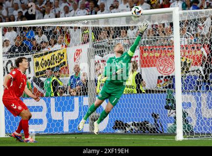 Dortmund, Ger. 29 giugno 2024. 29 giugno 2024, calcio, Euro 2024, roand di 16, Germania C Danimarca, GER, Dortmund, BVB Stadium f.l. portiere Kasper Schmeichel (Danimarca, 1) crediti: HMB Media/Alamy Live News Foto Stock