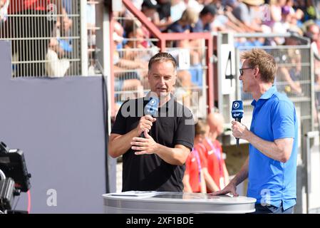 Claus Lufen di ARD-TV e Frank Busemann durante il Campionato tedesco di atletica leggera 2024 a Eintracht-Stadion, Braunschweig, Germania. (Sven Beyrich/SPP) credito: SPP Sport Press Photo. /Alamy Live News Foto Stock