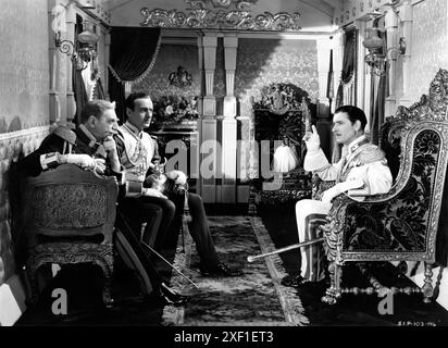 C. AUBREY SMITH DAVID NIVEN e RONALD COLMAN in THE PRISONER OF ZENDA 1937 regista JOHN CROMWELL romanzo Anthony Hope sceneggiatura John L. Balderston musica Alfred Newman costumi Ernest Dryden produttore David O. Selznick Selznick International Pictures Foto Stock