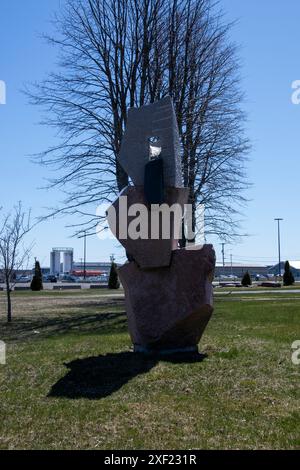 Scultura in pietra di Icarus nell'aeroporto di Saint John, New Brunswick, Canada Foto Stock