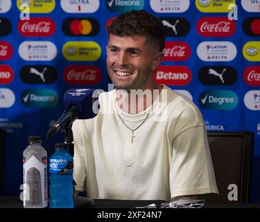 Kansas City, Missouri, Stati Uniti. 30 giugno 2024. Il centrocampista della squadra USA CHRISTIAN PULISIC tiene una conferenza stampa all'Arrowhead Stadium di Kansas City, Missouri, il 30 giugno 2024. (Credit Image: © Serena S.Y. Hsu/ZUMA Press Wire) SOLO PER USO EDITORIALE! Non per USO commerciale! Crediti: ZUMA Press, Inc./Alamy Live News Foto Stock