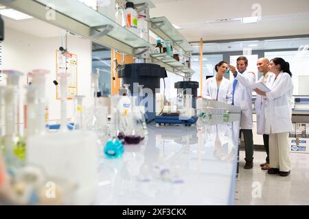 Fondazione Inasmet-Tecnalia, tecnologia e centro di ricerca, San Sebastian del Parco Tecnologico, Paese Basco. Laboratorio chimico Foto Stock