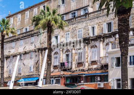 Porta di bronzo, Broncana vrata e parete meridionale del palazzo di Diocleziano, Spalato, Croazia Foto Stock