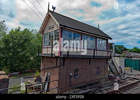 Primo piano del Signal Box alla stazione di Rolvenden, sulla Kent and East Sussex Railway. Foto Stock