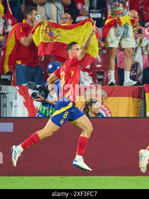 Colonia, Germania. 30 giugno 2024. Fabian Ruiz, ESP 8 celebra il suo obiettivo, felice, ridere, celebrazione, 2-1, Giorgi Mamardashvili, Georgien 25 nella migliore delle 16 partite SPAGNA - GEORGIA 4-1 dei Campionati europei UEFA 2024 il 30 giugno 2024 a Colonia, Germania. Fotografo: ddp Images/STAR-Images credito: ddp media GmbH/Alamy Live News Foto Stock