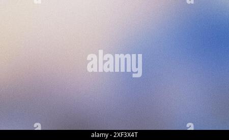 Foto ad alta risoluzione con una texture granulosa con una transizione delicata dall'ombreggiatura blu a quella viola Foto Stock