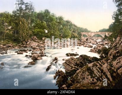 Die Bruecke bei Feugh, Banchory, Schottland / , il ponte di Feugh, Scozia , Historisch, digital restaurierte Reproduktion von einer Vorlage aus de Foto Stock