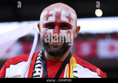 Colonia, Germania. 30 giugno 2024. Tifoso della Georgia durante il turno di UEFA Euro 2024 del 16 incontro tra Spagna e Georgia allo Stadio di Colonia il 30 giugno 2024 a Colonia, Germania . Crediti: Marco Canoniero/Alamy Live News Foto Stock