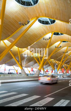 T-4 Terminal Passeggeri, dall' aeroporto di Barajas. Madrid, Spagna. Foto Stock