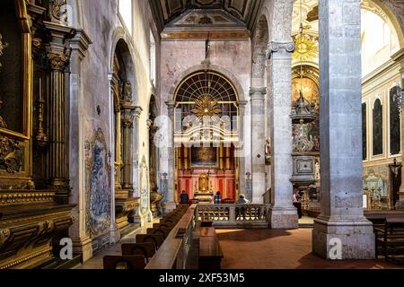 All'interno dell'Igreja de Sao Juliao, la chiesa di San Giuliano è una chiesa del XVIII secolo situata a Setubal in Portogallo Foto Stock