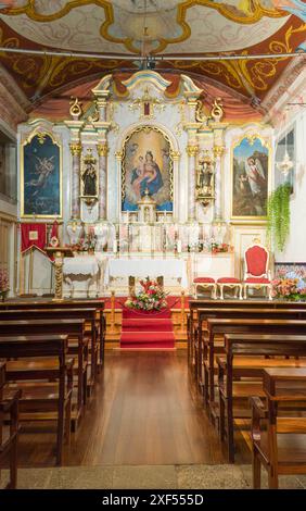 Navata e Alter della Chiesa di nostra Signora di Livramento (Paróquia de Nossa Senhora Livramento). Curral das Freiras Madeira Portogallo. Giugno 2024 Foto Stock