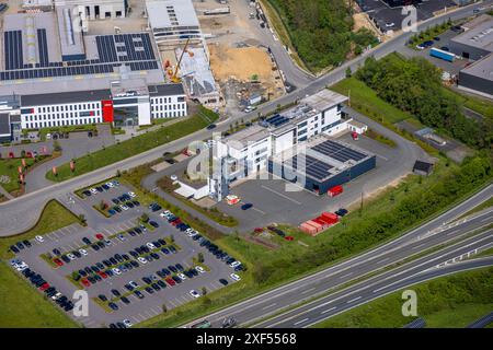 Vista aerea, zona industriale Enste, sull'autostrada A46, ITH Schraubtechnik | ITH Bolting Technology, società di ingegneria meccanica, Enste, Meschede, Foto Stock