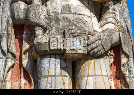 Il Brema Roland. La statua di Roland eretta nel 1404 sulla piazza del mercato di fronte al municipio è un punto di riferimento di Brema ed è considerata la pietra più antica conservata di Roland. Sulla fibbia della cintura c'è un angelo che testimonia la missione celeste nella lotta cristiana. Brema, Germania Foto Stock