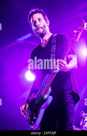 Torino, Italia. 30 giugno 2024. Il gruppo alternative-rock americano DOGSTAR si esibisce dal vivo sul palco dell'OGR Torino durante l'OGR Sonic City. Crediti: Rodolfo Sassano/Alamy Live News Foto Stock