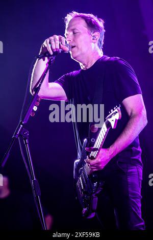 Torino, Italia. 30 giugno 2024. Il gruppo alternative-rock americano DOGSTAR si esibisce dal vivo sul palco dell'OGR Torino durante l'OGR Sonic City. Crediti: Rodolfo Sassano/Alamy Live News Foto Stock