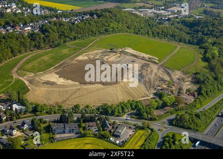 Vista aerea, Enerke an der Kohlenbahn dump, Enerke GmbH Waste Disposal Company Project Development, Grundschöttel, Wetter, regione della Ruhr, Renania settentrionale-occidentale Foto Stock