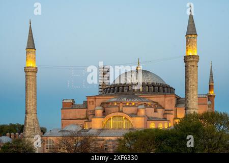 Türkei, Istanbul, Sultanahmet, die Hagia Sophia ist eine ehemalige Kirche, spätere Moschee und heute ein Museum. Foto Stock