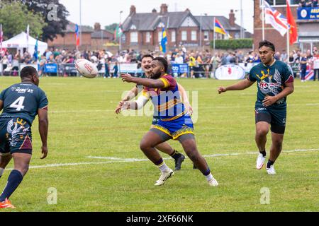 Tre partite di Rugby League giocate al giorno delle forze armate a Warrington per il Tom Sephton Trophy, un giovane soldato di Warrington che è stato tristemente ucciso in AC Foto Stock