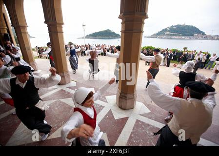 Danze basche, Palacio de Miramar, San Sebastian, Guipuzcoa, Paesi Baschi Foto Stock