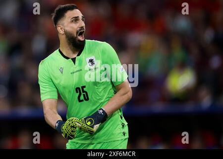 Colonia, Germania. 30 giugno 2024. Giorgi Mamardashvili della Georgia celebra il turno di UEFA EURO 2024 di 16 partite di calcio tra Spagna e Georgia. Crediti: Nicolò campo/Alamy Live News Foto Stock