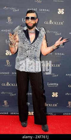 Harald Gloeoeckler bei Harald Gloeoeckler Fashion Night im Loretta am Wannsee, Berlino. *** Harald Gloeoeckler alla Harald Gloeoeckler Fashion Night a Loretta am Wannsee, Berlino Foto Stock