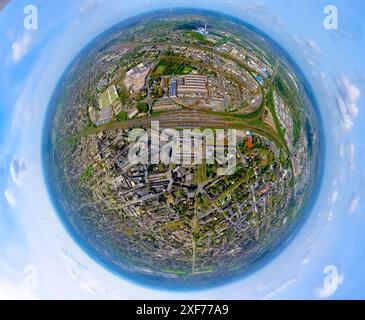 Vista aerea, edificio della stazione principale Oberhausen Hbf a Willy-Brabdt-Platz, piattaforme e binari ferroviari, area commerciale Buschhausener Straße W Foto Stock