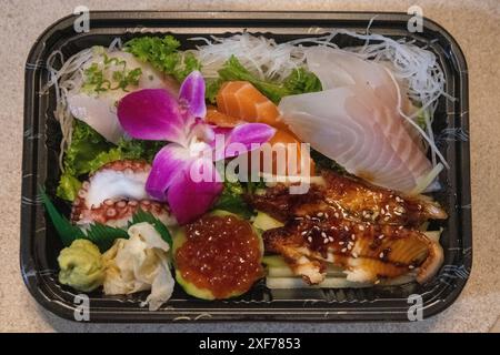 Varietà di diversi Sashimi da asporto Foto Stock