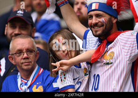 Dusseldorf, Germania. 1 luglio 2024. Tifosi (Francia) durante la partita UEFA Euro Germania 2024 tra Francia 1-0 Belgio alla Dusseldorf Arena il 1° luglio 2024 a Dusseldorf, Germania. Crediti: Maurizio Borsari/AFLO/Alamy Live News crediti: Aflo Co.. Ltd./Alamy Live News Foto Stock