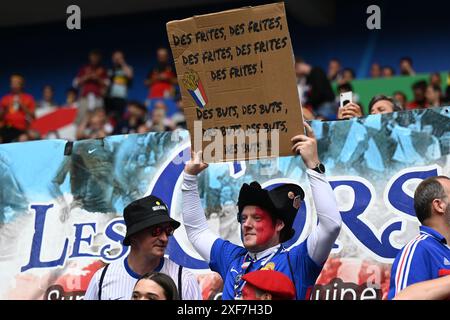 Dusseldorf, Germania. 1 luglio 2024. Tifosi (Francia) durante la partita UEFA Euro Germania 2024 tra Francia 1-0 Belgio alla Dusseldorf Arena il 1° luglio 2024 a Dusseldorf, Germania. Crediti: Maurizio Borsari/AFLO/Alamy Live News crediti: Aflo Co.. Ltd./Alamy Live News Foto Stock
