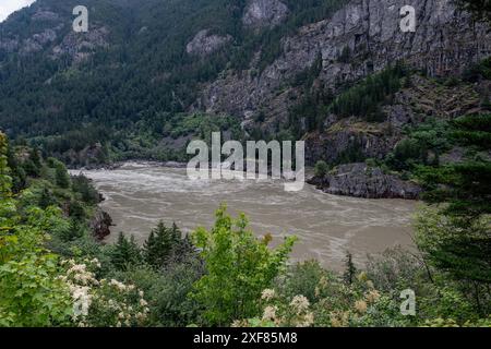 Hope CAN, Kanada / Canada, Urlaubseindruecke und Sehenswuerdigkeiten, Hope, 01.07.2024. Der Fraser River entlang des Trans Canada Highway 1. CAN, Kanada / Canada, Urlaubseindruecke und Sehenswuerdigkeiten, Hope, 01.07.2024. *** Hope CAN, Canada Canada, Vacation impressioni e luoghi di interesse, Hope, 01 07 2024 The Fraser River along the Trans Canada Highway 1 CAN, Canada Canada, Vacation impressioni e luoghi di interesse, Hope, 01 07 2024 Copyright: XEibner-Pressefoto/HeikexFeinerx EP HFR Foto Stock