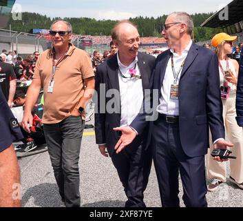 30.06.2024, Red Bull Ring, Spielberg, Gran Premio d'Austria di Formula 1 2024, nella foto ex pilota di Formula 1 Gerhard Berger, ristoratore Attila Dogudan, boss di Formula 1 Stefano Domenicali Foto Stock