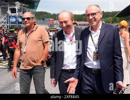 30.06.2024, Red Bull Ring, Spielberg, Gran Premio d'Austria di Formula 1 2024, nella foto ex pilota di Formula 1 Gerhard Berger, ristoratore Attila Dogudan, boss di Formula 1 Stefano Domenicali Foto Stock