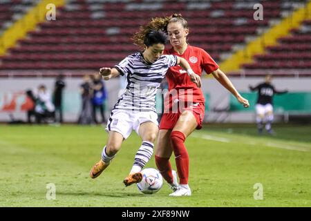 Garam Chun della Repubblica di Corea e mia Pante del Canada durante la partita di Coppa del mondo femminile FIFA U-20 Costa Rica Canada contro Corea il 10 agosto 2022 Foto Stock