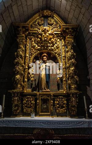 Roncesvalles, cappella di Santiago, chiesa collegiata reale di Santa María de Roncesvalles, strada di Santiago, Navarra, Spagna Foto Stock