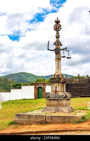 Antica gogna brasiliana del XVIII secolo, dove gli schiavi venivano incatenati per punizione nella storica città di Mariana, Minas Gerais, Mariana e Minas Foto Stock