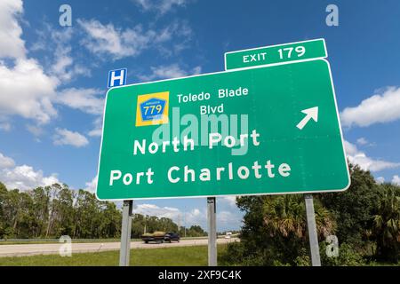 Uscita della superstrada Interstate in Florida, Stati Uniti. Svincolo dell'Interstate 75 in direzione di North Port e Port Charlotte Foto Stock
