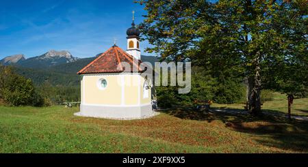 Maria Rast Chapel, Buckelwiesen tra Mittenwald e Kruen, Werdenfelser Land, alta Baviera, Baviera, Germania Foto Stock