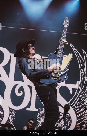 La band blues Hard rock Rival Sons si è esibita al Danish Copenhell Festival 2024. Credito: Andrea Pinna Foto Stock