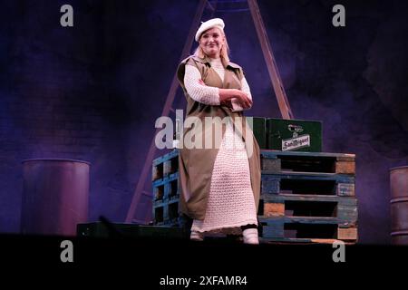 Ainhoa Arteta si esibisce sul palco durante lo spettacolo teatrale "la Boheme" al Teatro Marquina il 2 luglio 2024 a Madrid, Spagna. Foto Stock