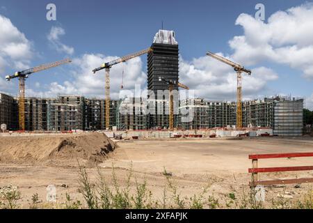 Il nuovo quartiere residenziale Die Welle, con 750 appartamenti, è stato costruito nell'ex sito di Deutsche Welle nel distretto di Marienburg, il Deutschland Foto Stock