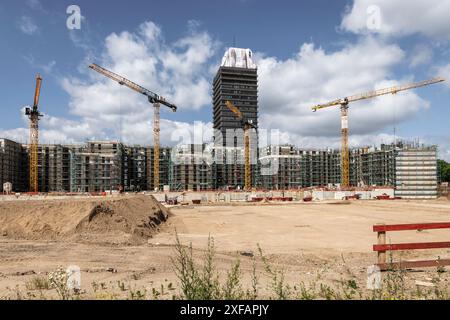 Il nuovo quartiere residenziale Die Welle, con 750 appartamenti, è stato costruito nell'ex sito di Deutsche Welle nel distretto di Marienburg, il Deutschland Foto Stock