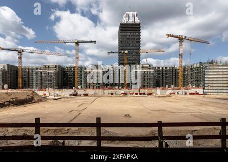 Il nuovo quartiere residenziale Die Welle, con 750 appartamenti, è stato costruito nell'ex sito di Deutsche Welle nel distretto di Marienburg, il Deutschland Foto Stock