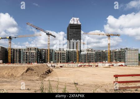 Il nuovo quartiere residenziale Die Welle, con 750 appartamenti, è stato costruito nell'ex sito di Deutsche Welle nel distretto di Marienburg, il Deutschland Foto Stock