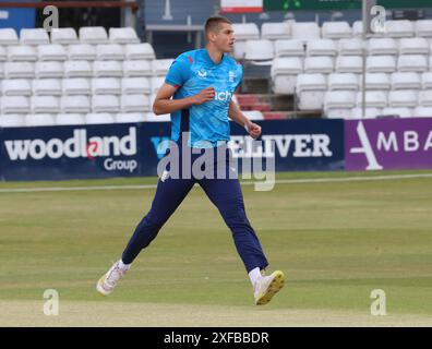 Harry Moore (Derbyshire) dell'Inghilterra Under 19 in azione durante la partita delle Youth One Day International Series tra Inghilterra Under 19 e Sri Lanka Under Foto Stock