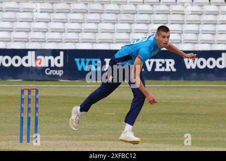 Harry Moore (Derbyshire) dell'Inghilterra Under 19 in azione durante la partita delle Youth One Day International Series tra Inghilterra Under 19 e Sri Lanka Under Foto Stock
