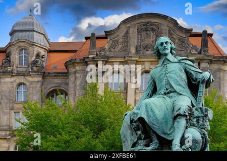 Statua del fisico otto von Guericke, Magdeburgo, Sassonia Anhalt, Germania Foto Stock