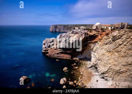 Fortaleza de Belixe, ufficialmente forte de Santo Antonio de Belixe, anche forte do Beliche, Capo di Sao Vicente, Sagres, scogliere, Oceano Atlantico Foto Stock