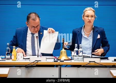 Alice Weidel und Tino Chrupalla AfD vor der Fraktionssitzung im Bundestag 2. Juli 2024. Fraktionssitzungen im Bundestag *** Alice Weidel e Tino Chrupalla AfD prima della riunione del gruppo parlamentare al Bundestag del 2 luglio 2024 Foto Stock